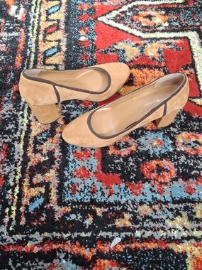 Tommy Hilfiger Tan Suede Block Heels with Dark Brown Trim Size 8.5